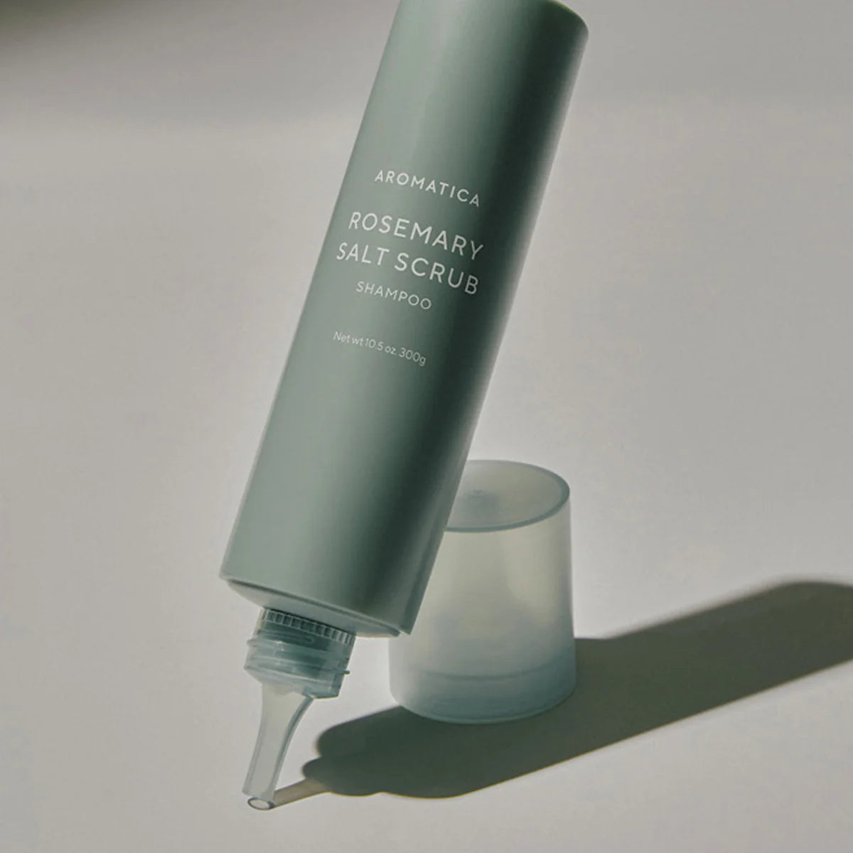 AROMATICA Rosemary Salt Scrub Shampoo giliai valantis ir šveičiantis plaukų šampūnas